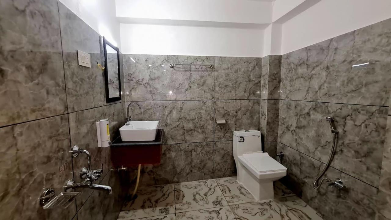 Hotel D Indian Каргил Екстериор снимка